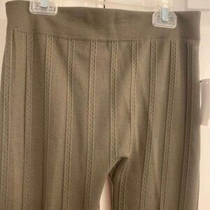 Women’s Size Medium Olive Winter Leggings